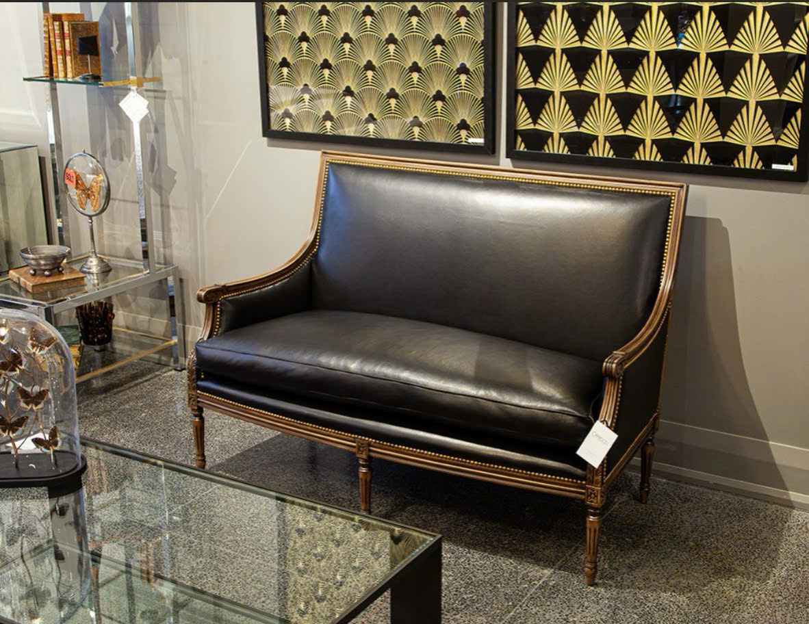 SOFA BĂNG CỔ ĐIỂN LOUIS LOUIS 16 BỌC DA